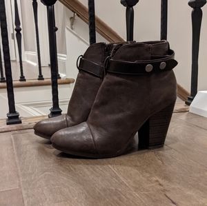 Breckelles Gail Stacked Heel Ankle Bootie 7